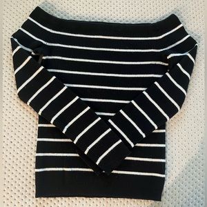 American Eagle Outfitters Off the shoulder Sweater